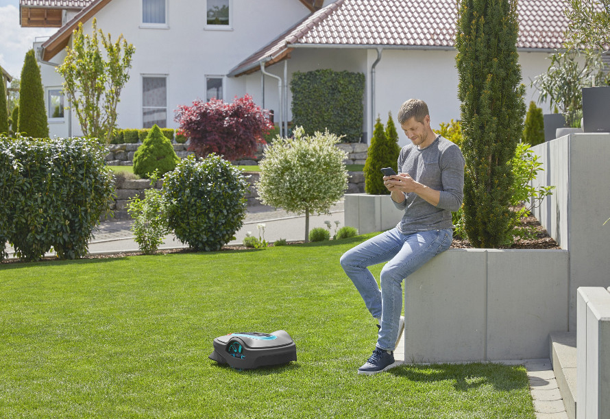 Predstavujeme inteligentnú robotickú kosačku Gardena Sileno life 850